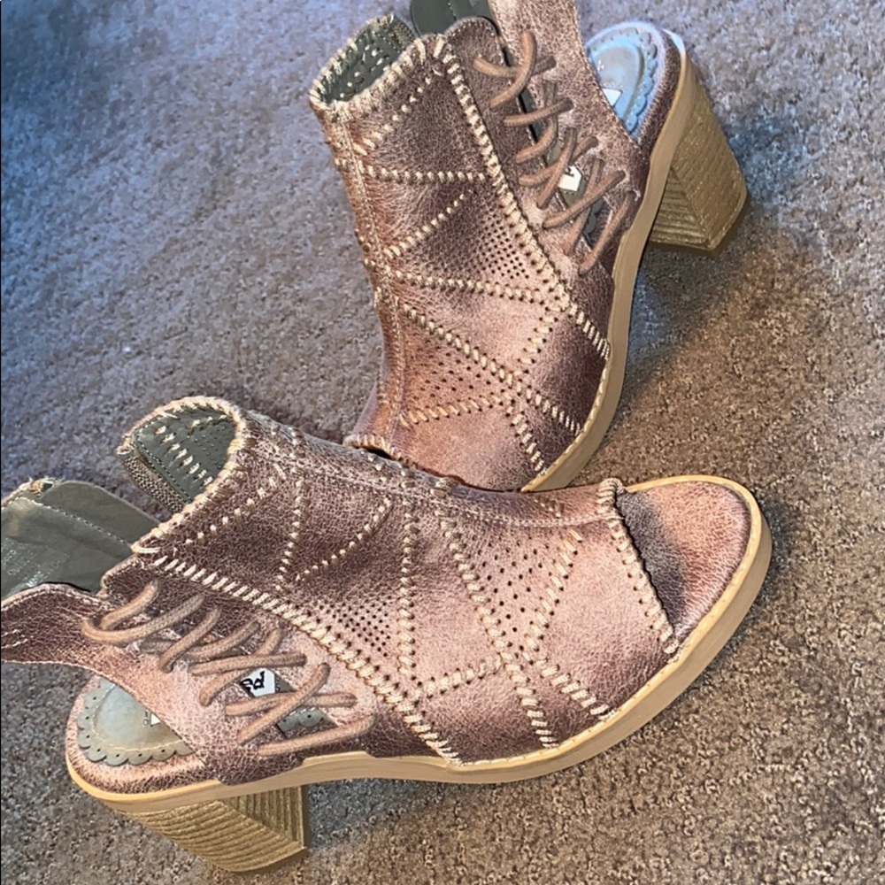 Brand new Not Rated wedges